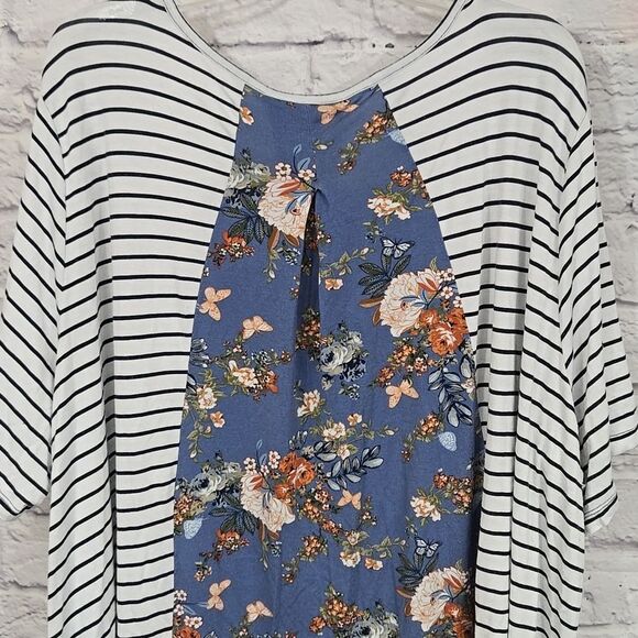 Cato 26/28 Plus Size White Striped Blue Floral Blouse Casual Knit Tee Summer Top - Picture 8 of 11